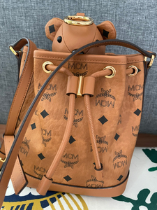 mcm小熊水桶包