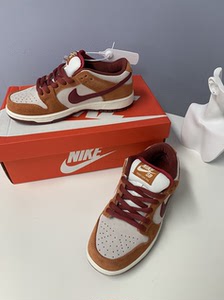 nike dunk棕色红勾低帮休闲鞋