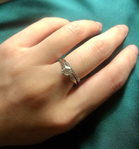 dbe 50分钻戒(戒指内侧刻印显示0.503ct)四爪,磨