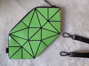 全新 不规则菱形折叠几何菱格单肩手拿包小包