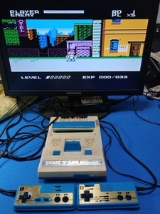 胜天8800游戏机,做工相当扎实,全原装集成一体主板,收藏多