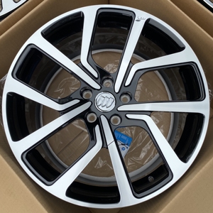 宏鑫万吨锻造轮毂正品,支持防伪码验证查询,别克君威战斧鹿头