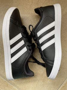 阿迪达斯女士春夏皮质三条杠休闲板鞋fw7379