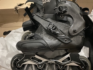 00唐小乖啊↖淘宝全新帕帕吖papaya未轮滑鞋 木瓜儿童 成人碳纤维