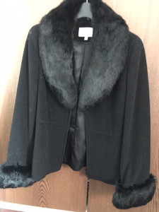 巧帛全新毛领大衣，82%的含毛量，领子袖口可脱卸，上海第一八
