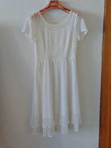 白色蕾丝连衣裙，仙女裙，嫣然秀芳实体店入，原价200多，带雪