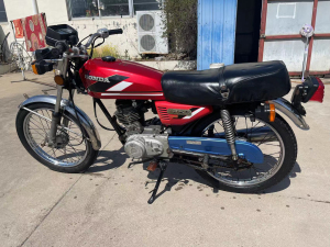 本田花猫cg125摩托车,整车日本进口,原装度高,细节非常完