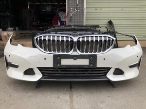 宝马3系前保险杠总成