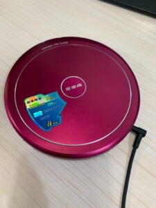 步步高cd(vcd)机,是不是可播放cd,抗震性不好,按键松