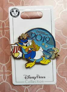 上海迪士尼新年徽章