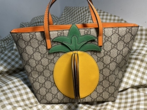 gucci古驰儿童菠萝包,超级可爱且有个性,款式小巧精致.自