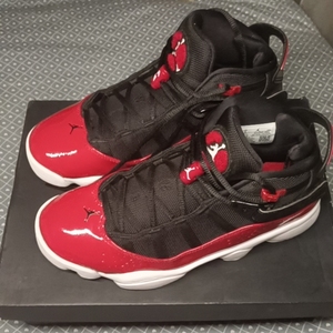 aj 6rings 六冠王 41码 黑白红,平常上课穿了两周