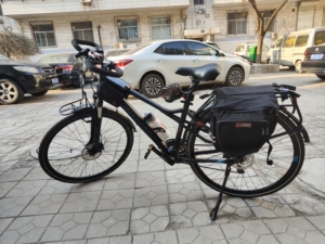 捷安特旅行车帝柏5500顶配9新以上,配置全啥都有.买来想练