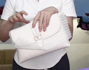 佰微真皮女包沙琪玛正品手提斜挎单肩包全新信封包两条肩带