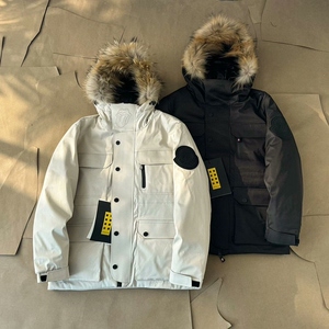 moncler蒙口x滚石大舌头联名户外工装大口袋羽绒服
