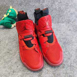 aj33 大学红 44 穿两次 成色很新 原盒,579秒价手