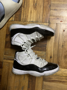 aj11康扣 原盒在鞋撑都在 保真 42.5已经换了底没穿几