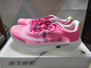 乔丹飞影pb1.0跑鞋,全新37码,内长230,透明原装鞋盒_阿里巴巴找货神器