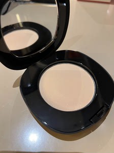 伊丽莎白雅顿 气垫粉饼