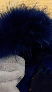 宝蓝色派克服，m码，大毛领真毛，内胆也是狐狸毛，可拆卸，很暖