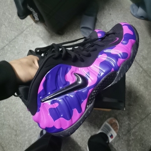 nike喷泡迷彩紫44码有原盒649