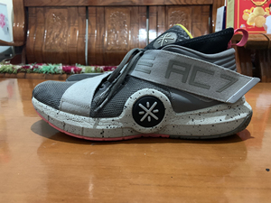 李宁 韦德之道全城7 酷灰43.5码,当时 500 买的现在