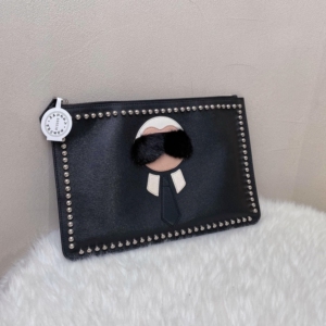 fendi芬迪包 老佛爷铆钉黑色拉链 手拿包 99新