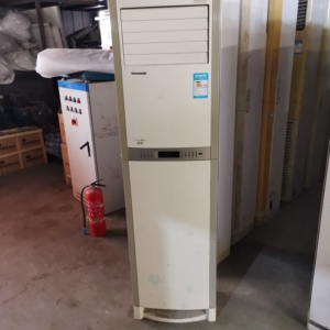 格力柜机,冷暖3匹经典款悦风分体式空调器.