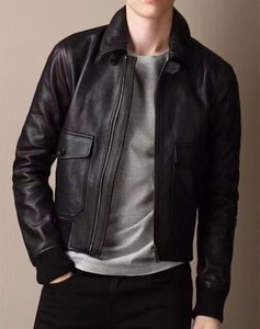 巴宝莉男士荔枝纹牛皮真皮皮衣夹克外套  皮料是牛皮的  真皮