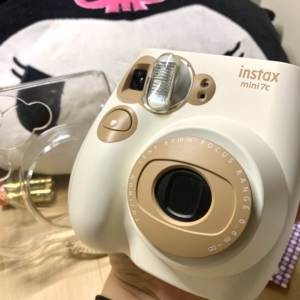 富士拍立得mini7c 奶咖色 98新无划痕,功能成像都很好