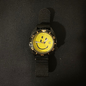 fla自主kapital风格 四目笑脸 手表 手