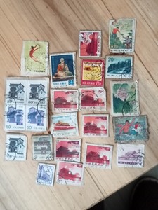 信封剪下的老邮票，我也不懂值不值钱，品相如图，23张一起，喜