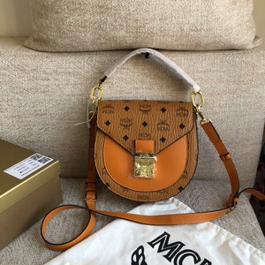 货mcm新品马鞍包 大小号现货 大号实拍图 最新款 非常火爆