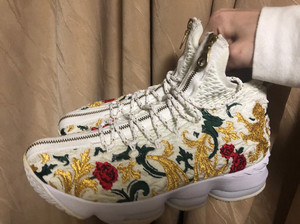 lbj15联名kith白花卉 詹姆斯15联名42码 基本全新