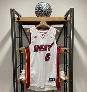 nba球衣詹姆斯热火