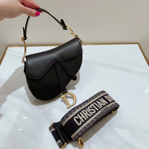 dior&nbsp;迪奥马鞍包黑色小号全皮尺寸18x15&nbsp;配宽肩带