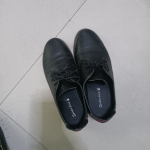 红蜘蛛皮鞋,系带小皮鞋,黑色,38码,橡胶底,好穿.八新,两