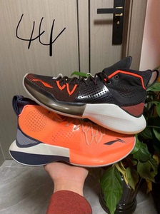 李宁音速8高帮鸳鸯篮球鞋 尺码44 黑红/珊瑚粉搭配 超级骚
