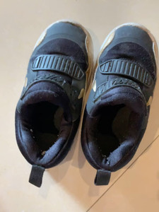 nike耐克男童面包鞋黑金8c