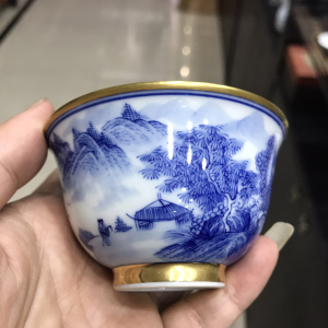 日本幸山窑名家柴田作,带陶历原盒,手绘满青花山水图主人杯,2