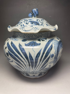 元青花鱼藻纹荷叶盖罐