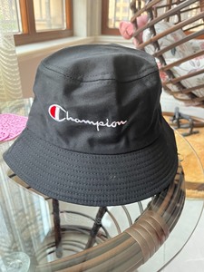 冠军黑色渔夫帽遮阳帽日系纯棉潮牌帽子，均码，几乎全新，适合头