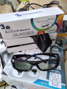 康佳konka 3d眼镜,看电视用,原价200,有两个