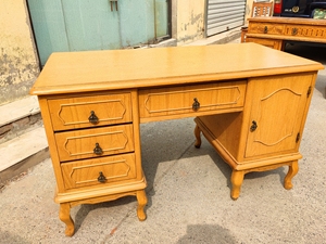 老式写字台 实木老书桌 怀旧老家具 80年代老北京桌子 复古