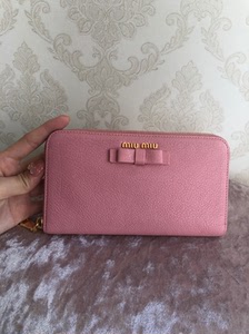 000人付款淘宝miumiu蝴蝶结钱包 比手掌大 正品tb