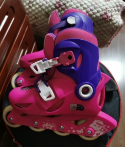 迪卡侬轮滑鞋(30-32码)带头盔(48-52),无护具,八