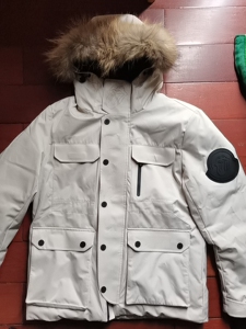 蒙口滚石联名大舌头压胶面料连帽真毛领白鸭绒羽绒服外套