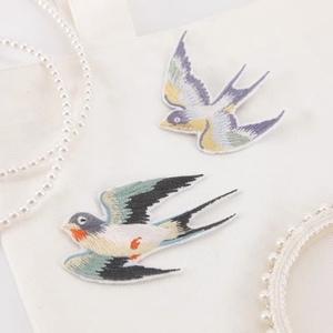 川黛燕子刺绣胸针