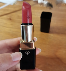 cpb山茶花5号口红温柔豆沙色