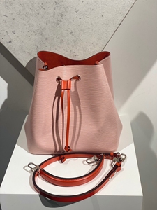 lv路易威登 neonoe bb粉色水桶女包,少女心爆棚,小